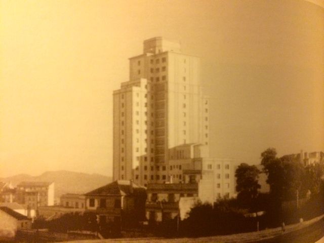 El hospital al poco de su inauguración en 1955. FOTO: Cedida.