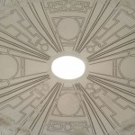 La fachada que en Alcalá nos oculta la sorpresa de un espacio único